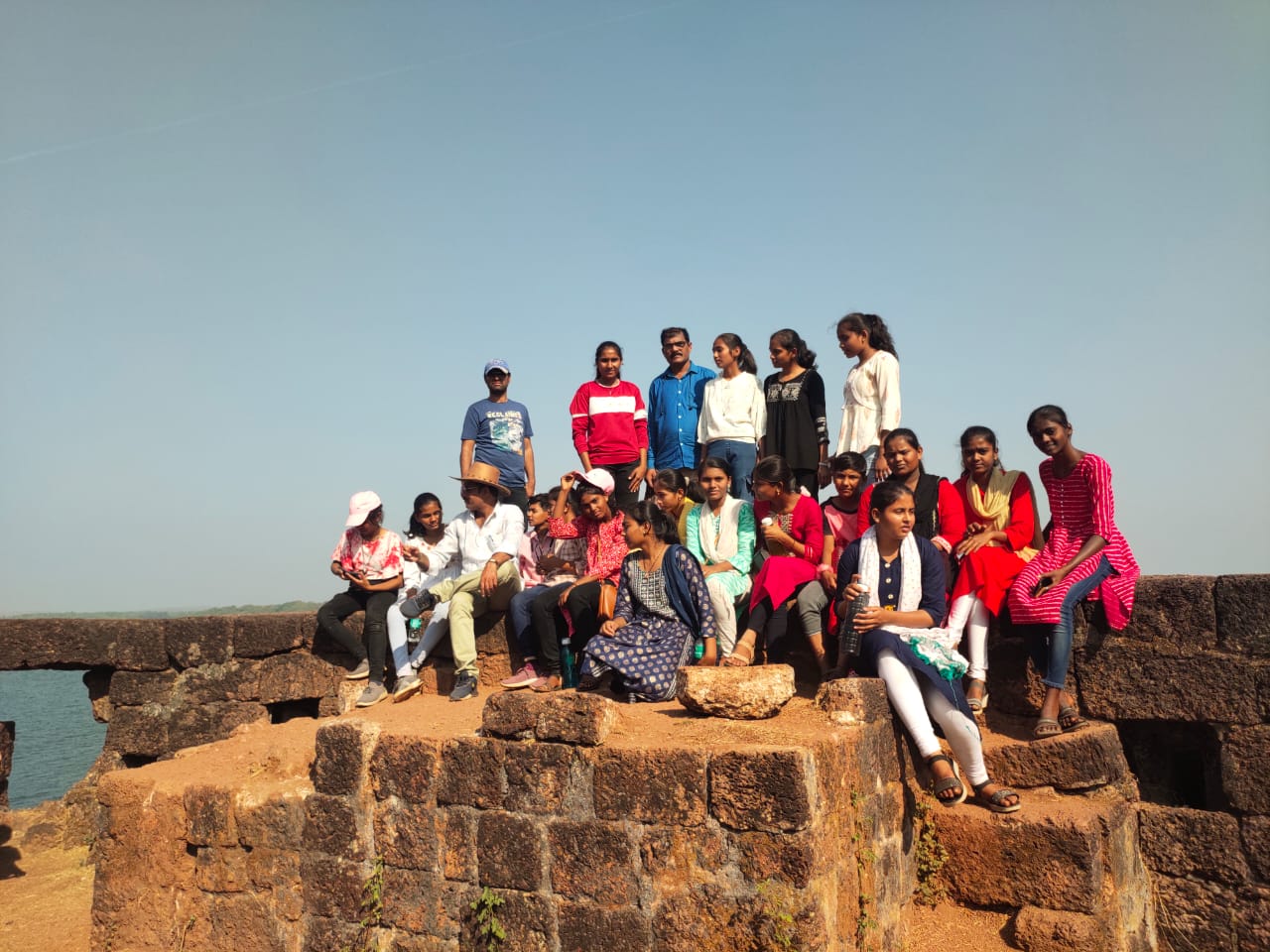 महाराष्ट्र विद्यालय